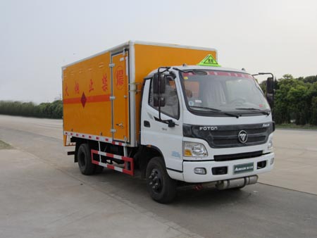 程力威牌CLW5080XQYB5型爆破器材運(yùn)輸車