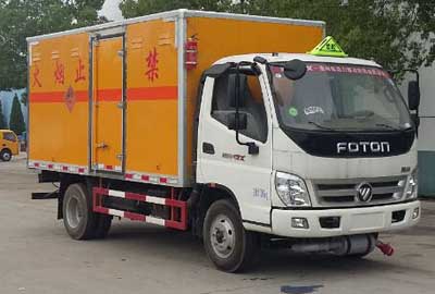 程力威牌CLW5081XQYB5型爆破器材運(yùn)輸車