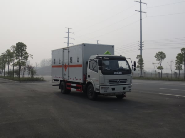 7.5噸易燃液體廂式運輸車