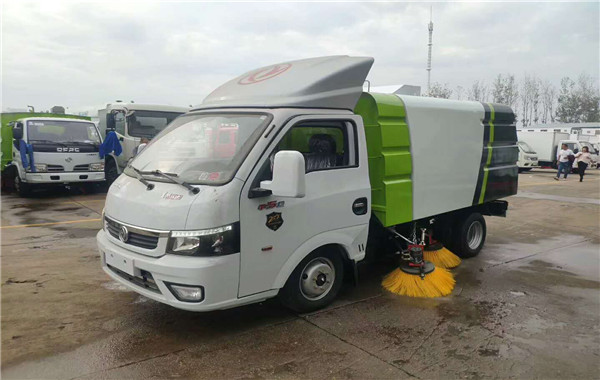 東風(fēng)途逸微型掃路車
