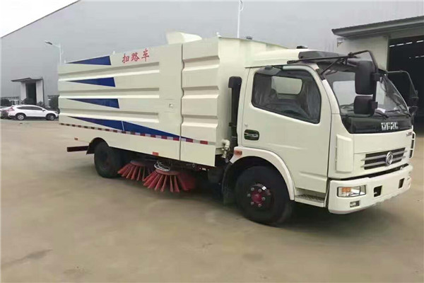 東風(fēng)大多利卡掃路車（國(guó)六）