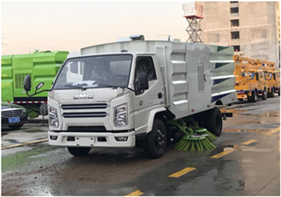 國(guó)六江鈴掃路車/路面清掃車