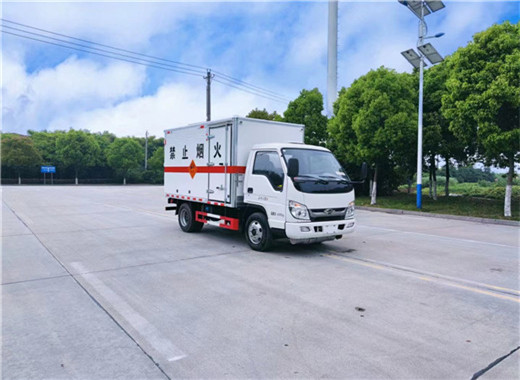 福田小卡3.8米易燃氣體廂式運輸車