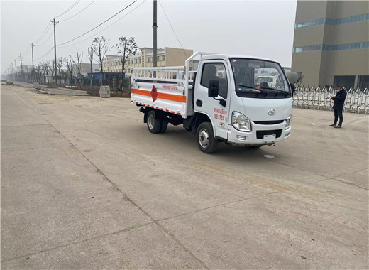 躍進(jìn)國(guó)六氣瓶運(yùn)輸車