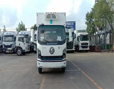 陜汽德威150馬力大動力冷藏車