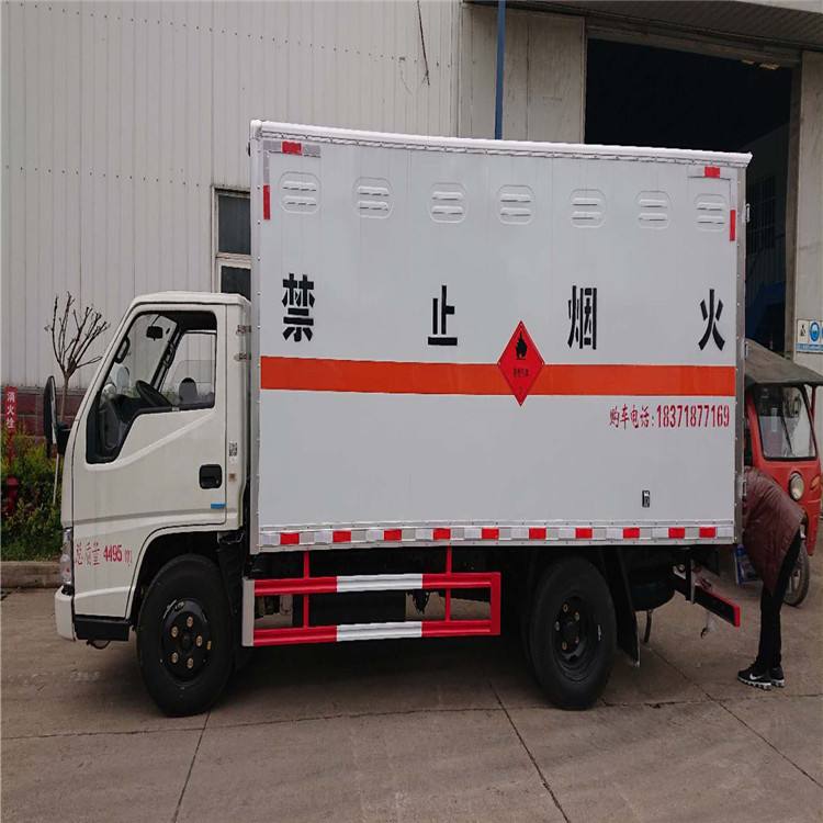 國(guó)六江鈴易燃?xì)怏w液化氣罐運(yùn)輸�?.jpg